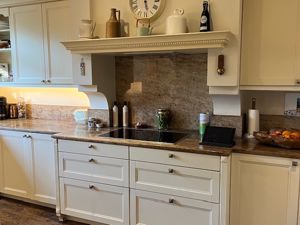 Kitchen- click for photo gallery